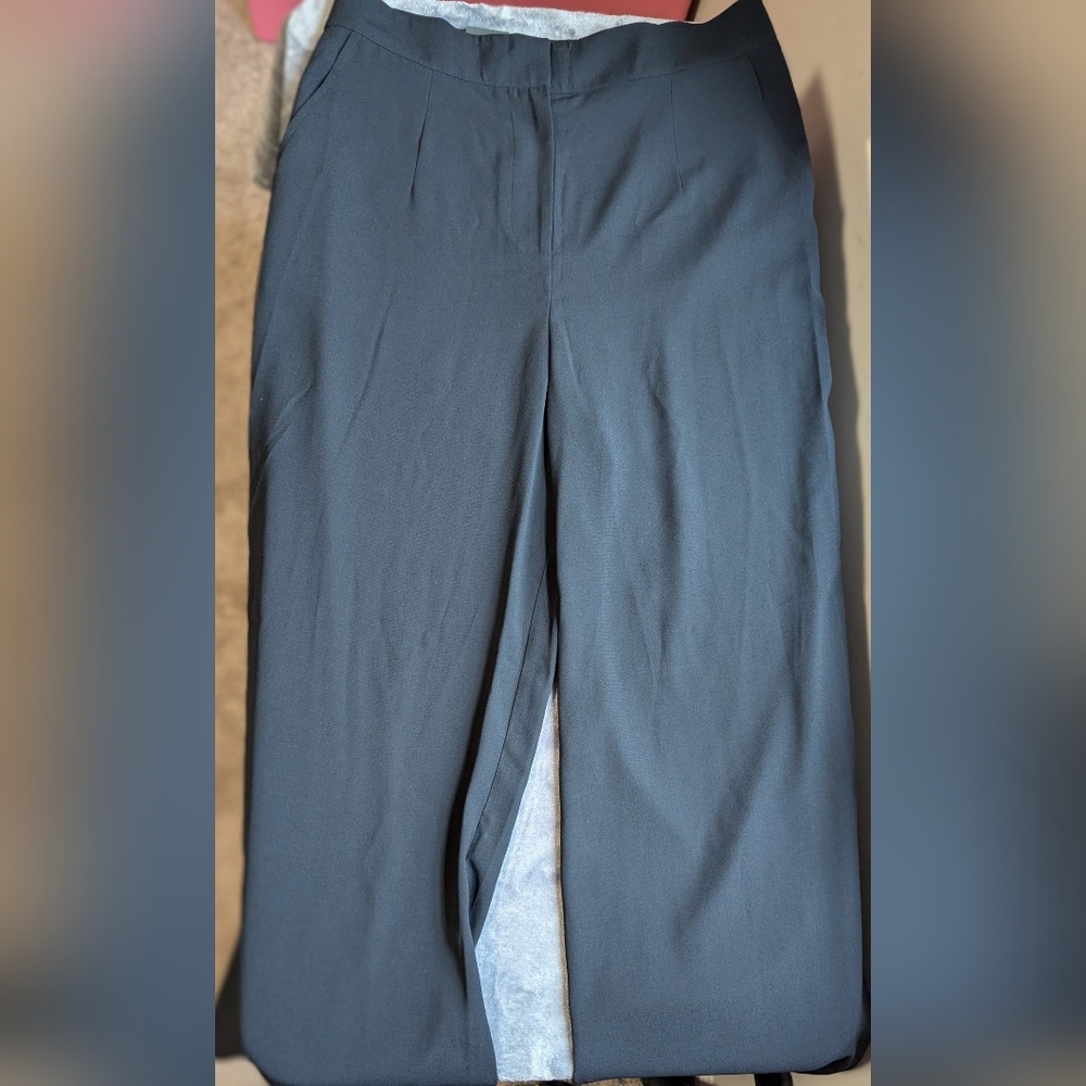 Madison Career Dress Pants Womens Size 16 Straight Leg Pockets Black NWT Rayon